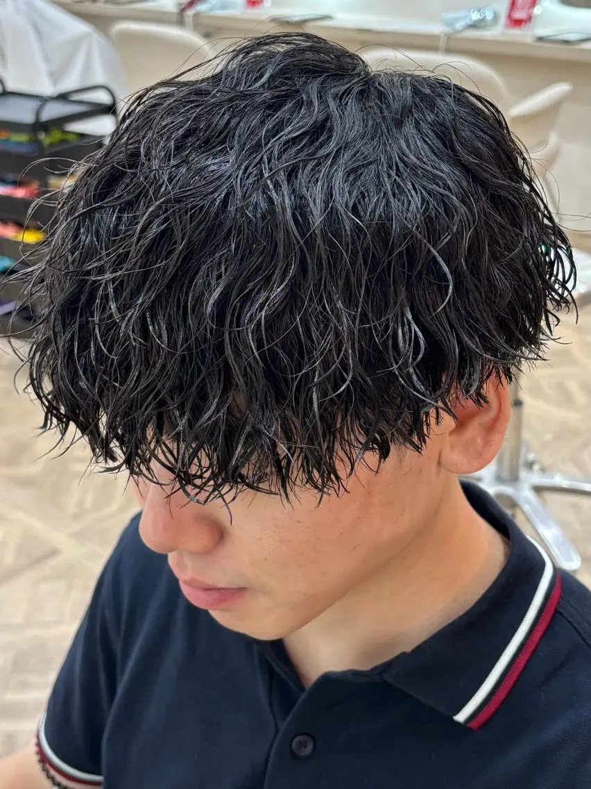 ショート パーマ メンズ カット パーマ トリートメント パーマ職人DAIKI ツイスパ/波巻きのヘアスタイル