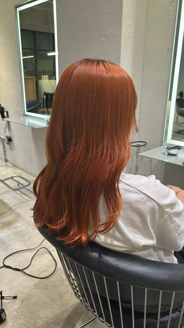 ロング カラー オレンジ 神野 柚芽のヘアスタイル