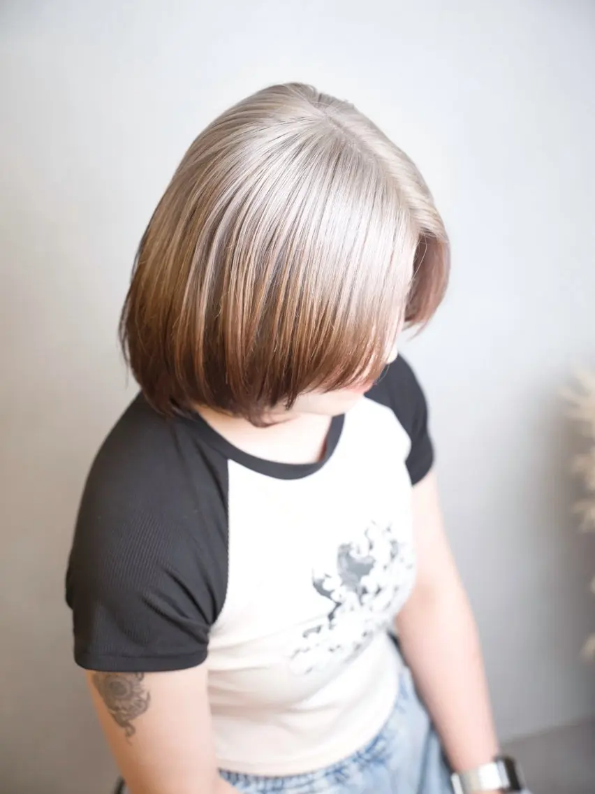 ミディアム カラー 顔周りカット カット ヘアカラー トリートメント 安藤悠里/ハイトーン /デザインカラーのヘアスタイル