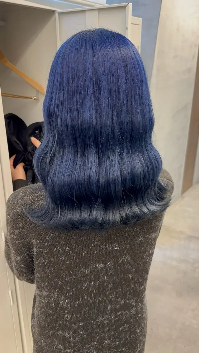 ミディアム カラー ヘアアレンジ メンズ メンズブリーチ アッシュ 黒髪 ブリーチ ブルーカラー ヘアカラー トリートメント 🌟🍒ハイトーン 韓国ヘア/ユウミのヘアスタイル