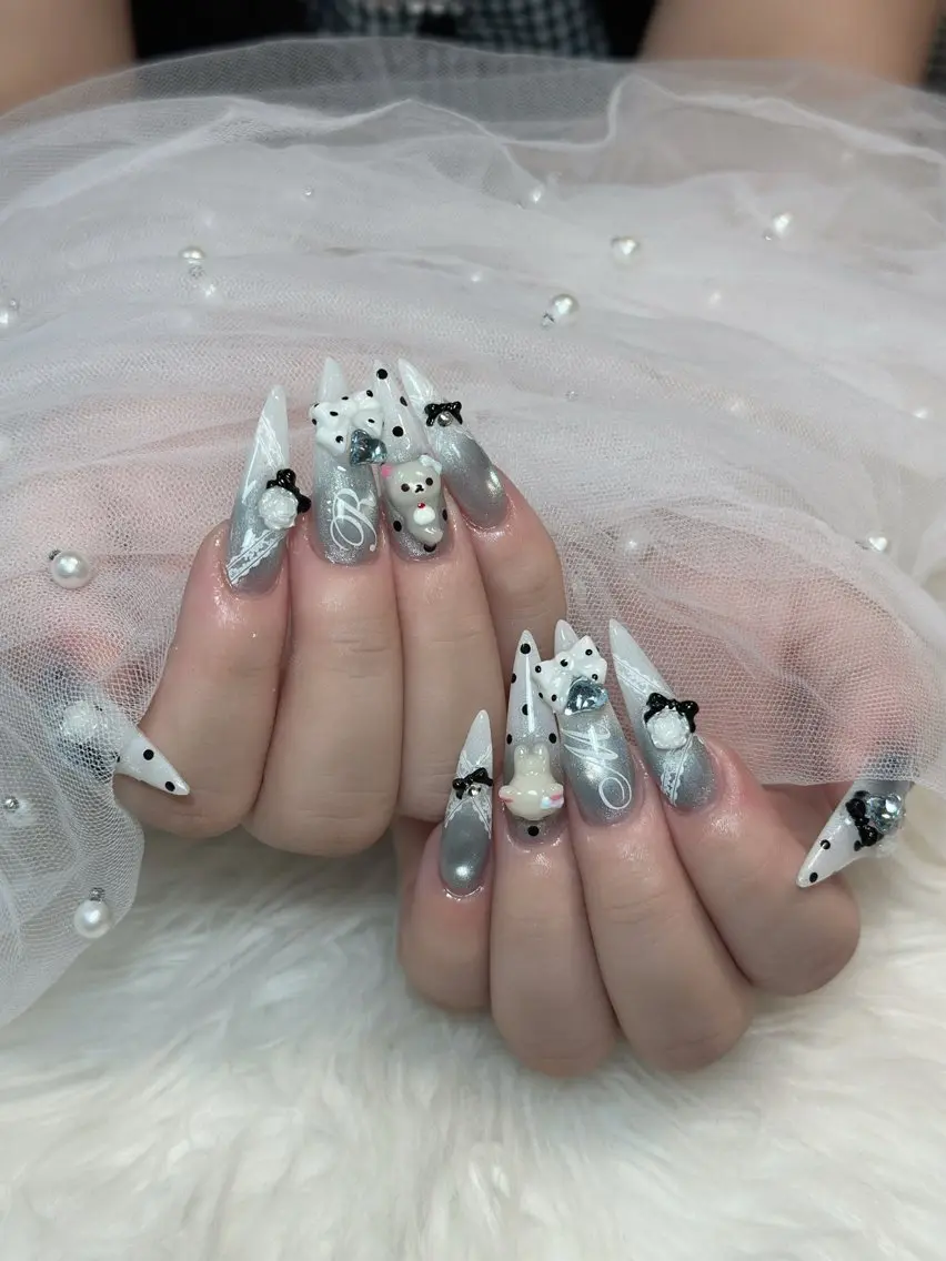 ネイル チークネイル ドット フレンチネイル グラデーション ハート ハンドネイル Julli NailStudioのネイルデザイン