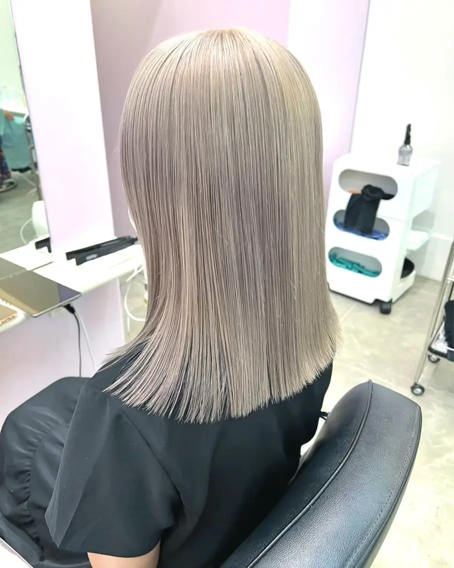 セミロング ヘアカラー Parve  Mix 🫧梶川虹のヘアスタイル