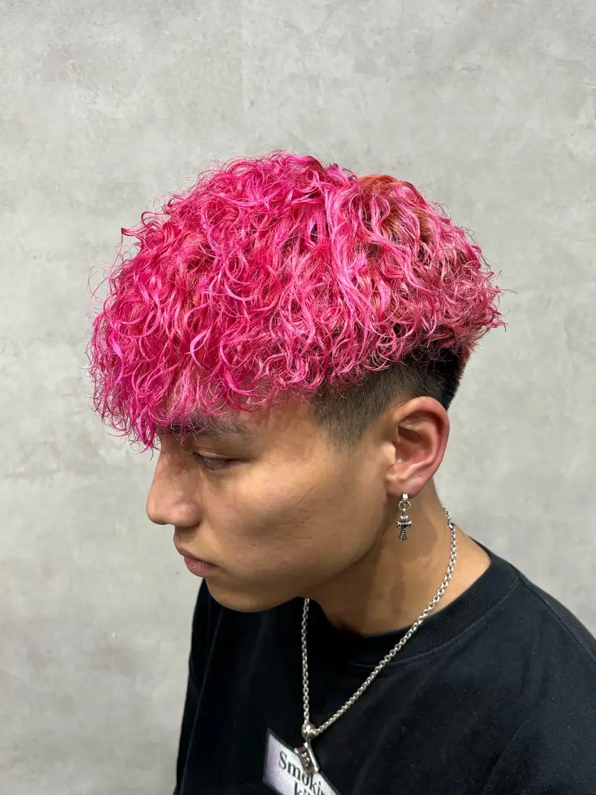 カラー パーマ メンズ メンズブリーチ メンズパーマ ブリーチ パーマ職人🔥/短髪 執行役員/YUTAのヘアスタイル