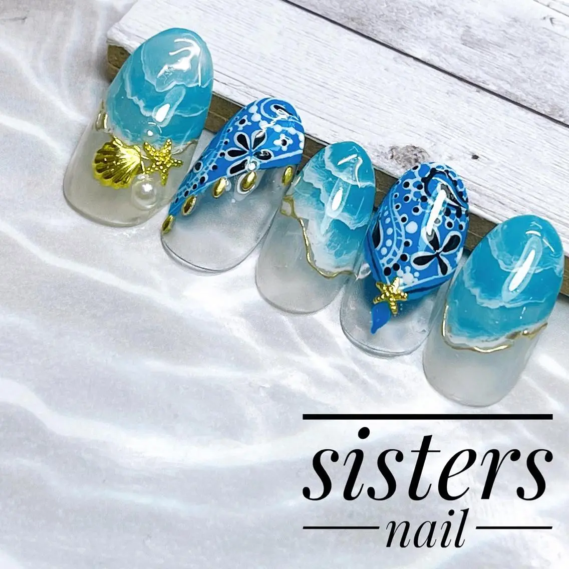 ネイル アートネイル ブルー ニュアンスネイル 夏ネイル ハンドネイル ハンドケア sisters nail.fのネイルデザイン