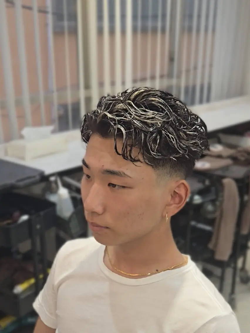 メンズ ミディアム パーマ カラー オールバック メンズメッシュ メッシュ かきあげバング カット ヘアカラー パーマ トリートメント ヘアセット LEN名古屋/パーマ 海外ヘア/メンズ特化のヘアスタイル