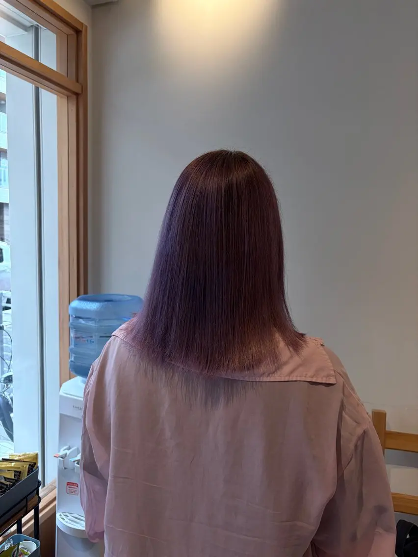 カラー ヘアカラー 荒井 茉凜のヘアスタイル
