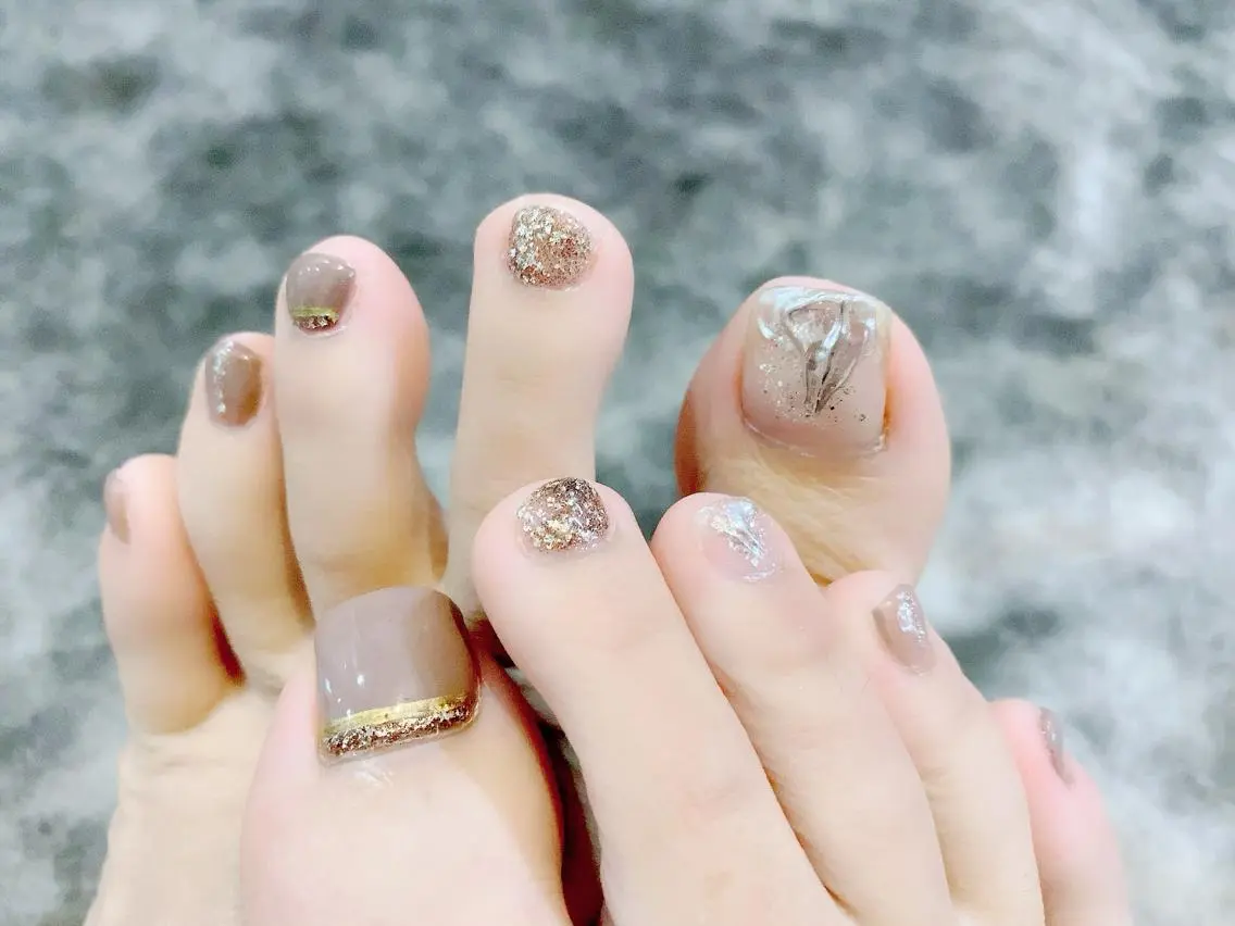 ネイル フットネイル ニュアンスネイル FERNA フェルナのマツエク・マツパデザイン