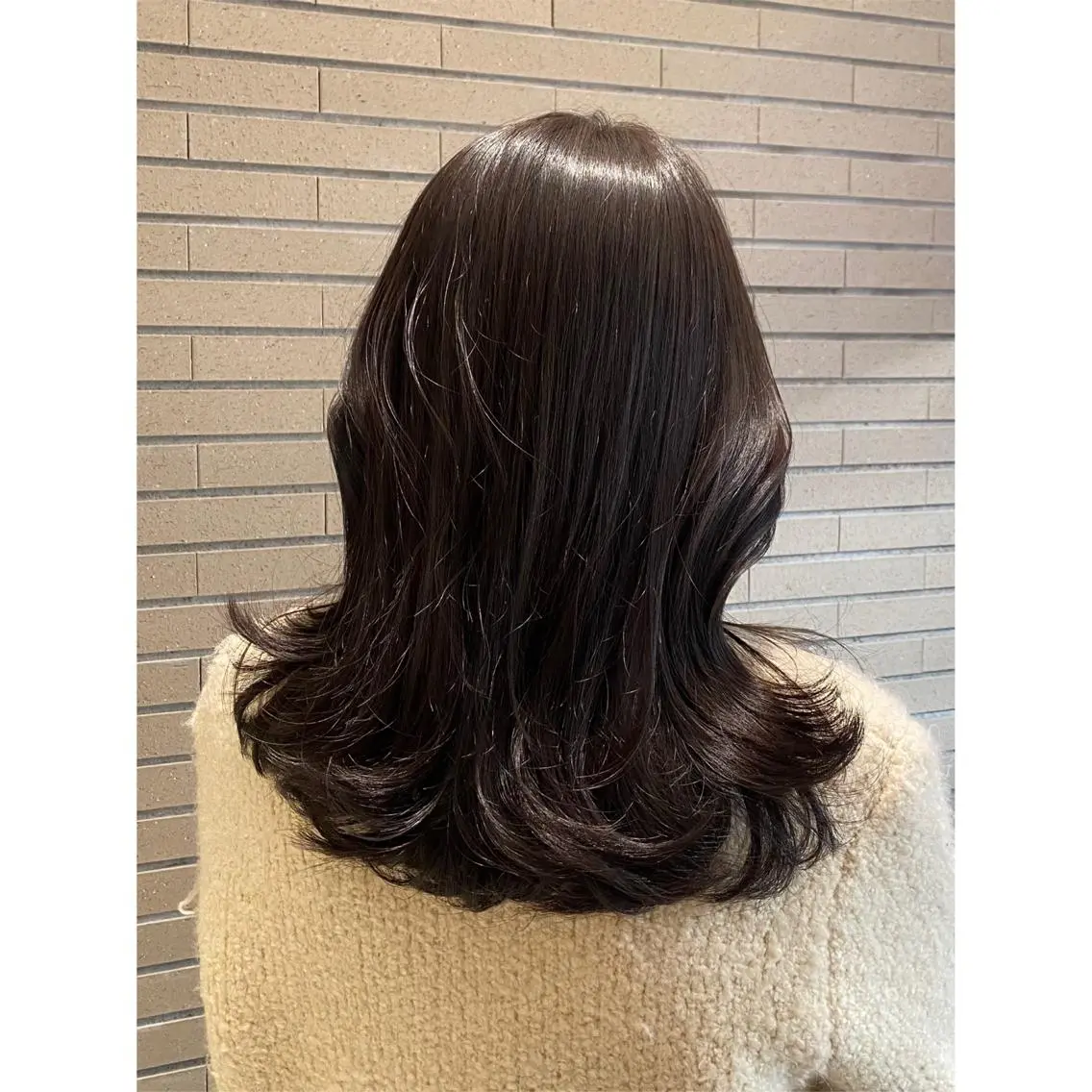 ミディアム カラー くびれヘア レイヤーカット 【SALOWIN】 Renaのヘアスタイル