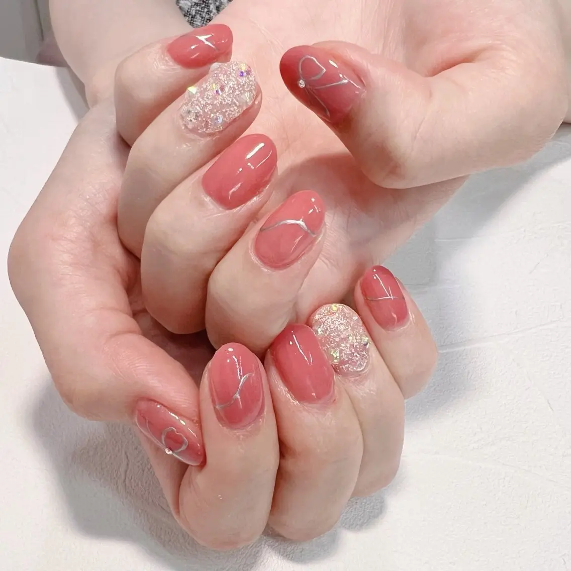ネイル ガーリー RIEKO🍒 ワンホン♡推しネイルのネイルデザイン