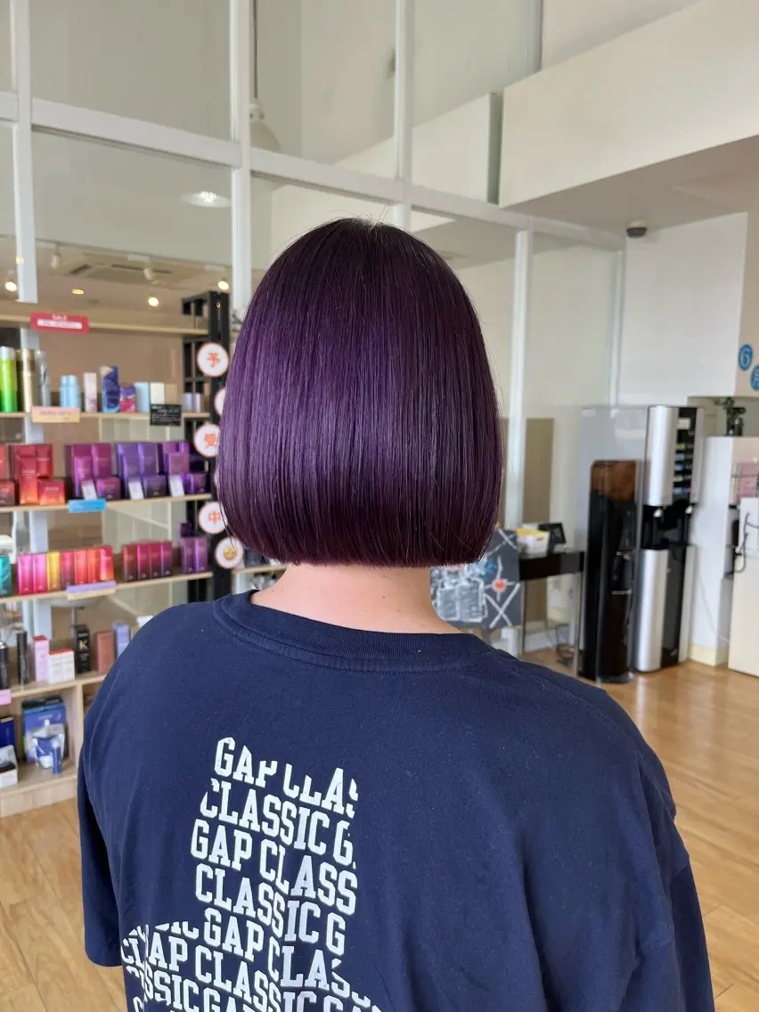 ショート カラー ボルドーカラー ダブルカラー ラベンダーカラー カット ヘアカラー トリートメント 富永 美玖のヘアスタイル
