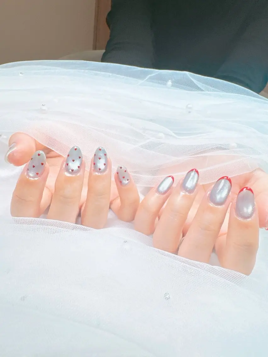 ネイル アートネイル チークネイル フレンチネイル ジェルネイル ガラスフレンチ ハンドネイル Queeens nailのネイルデザイン