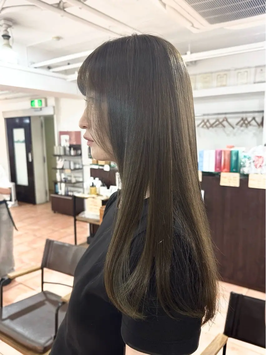 ロング カラー ベージュカラー オリーブベージュ カット ヘアカラー トリートメント 🦋透明感 艶カラー Rie🦋のヘアスタイル