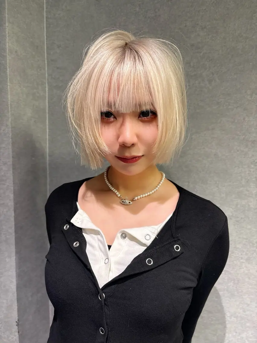 ショート カラー 抜きっぱなしブロンド ブロンド カット ヘアカラー トリートメント jyui/原宿 ハイトーン/デザインのヘアスタイル
