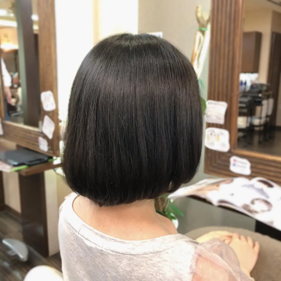 ミディアム カット 縮毛矯正 トリートメント 山崎 絵莉香のヘアスタイル