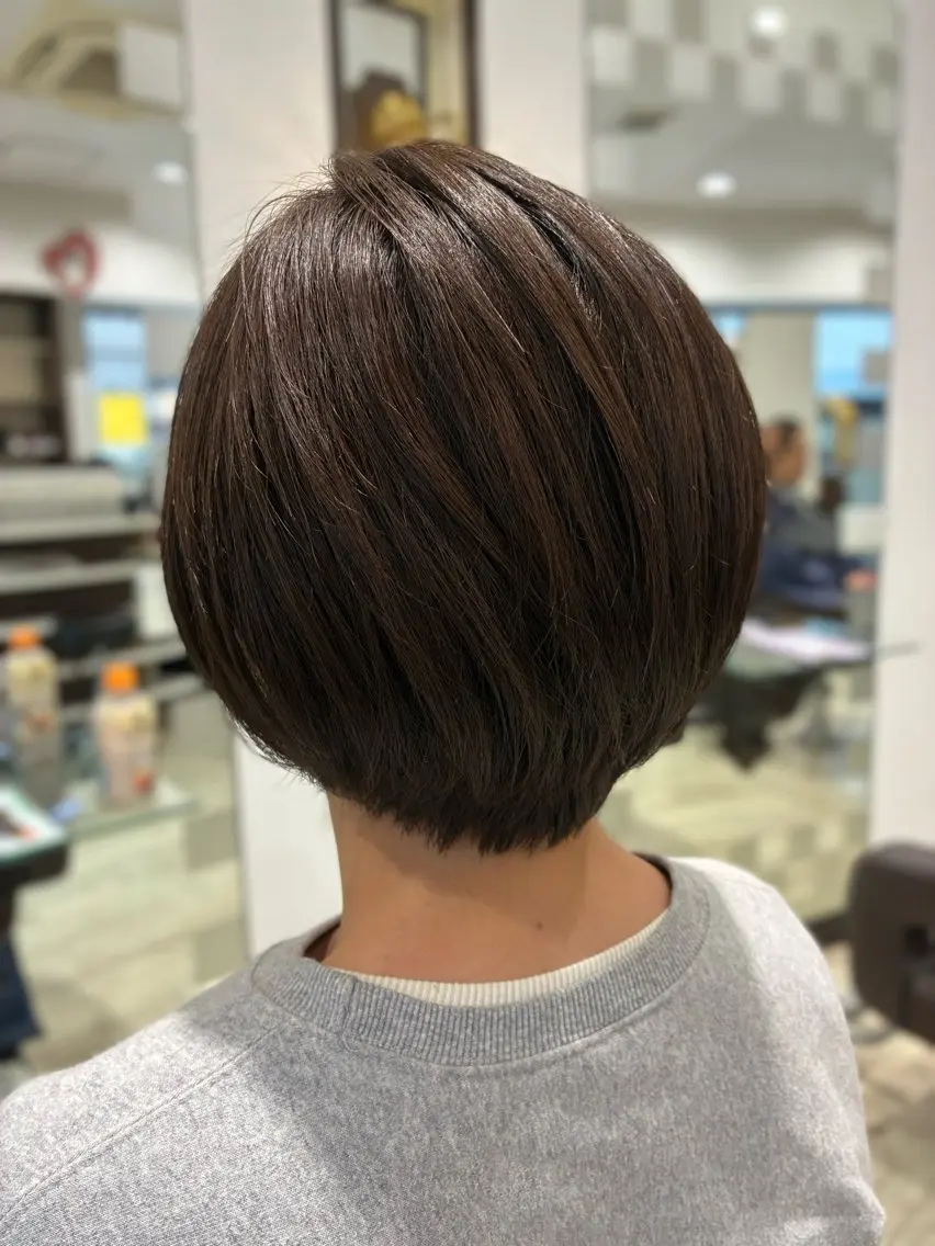 カット+白髪染め艶カラー+4ステップトリートメントの写真