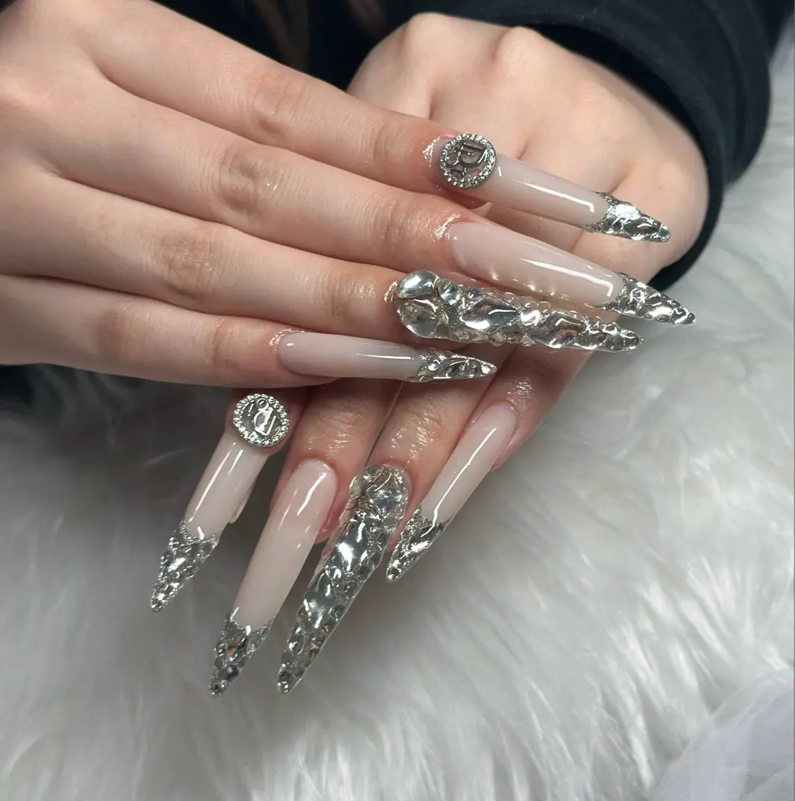 ネイル オーロラネイル フレンチネイル ジェルネイル ハロウィン キラキラネイル H.baby Nail Salonのネイルデザイン