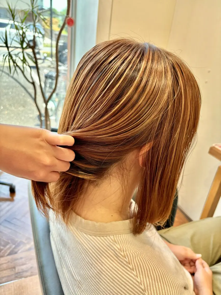 ミディアム カラー イヤリングカラー ハイライトカラー イルミナカラー オレンジ ボブ ショート✖️縮毛矯正 ✂️秋山知穂✂️のヘアスタイル