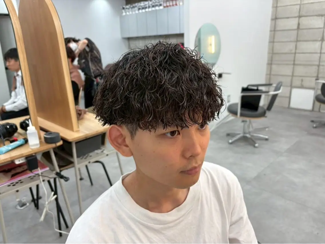 パーマ メンズ メンズパーマ ツイストスパイラルパーマ スパイラルパーマ カット パーマ 高山 健のヘアスタイル