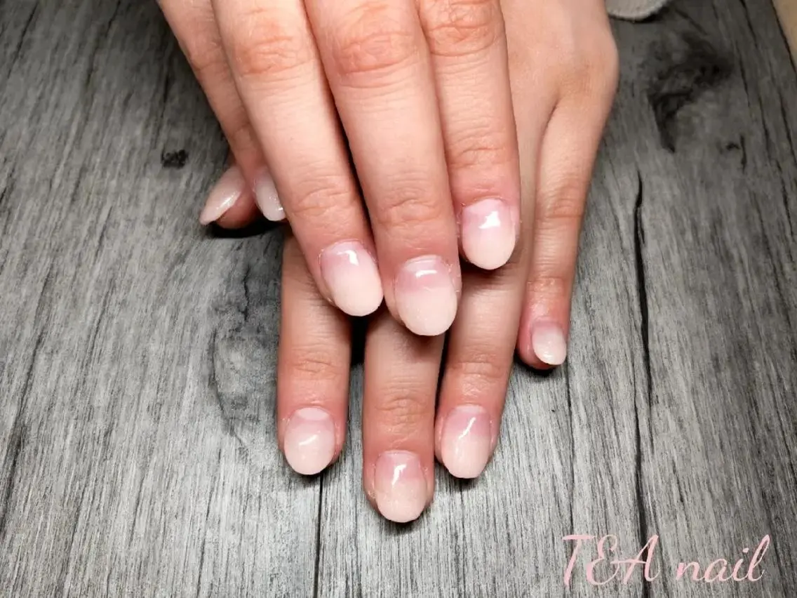 ミディアム ネイル 長さ出し ジェルネイル グラデーション スカルプネイル T&A nailのネイルデザイン