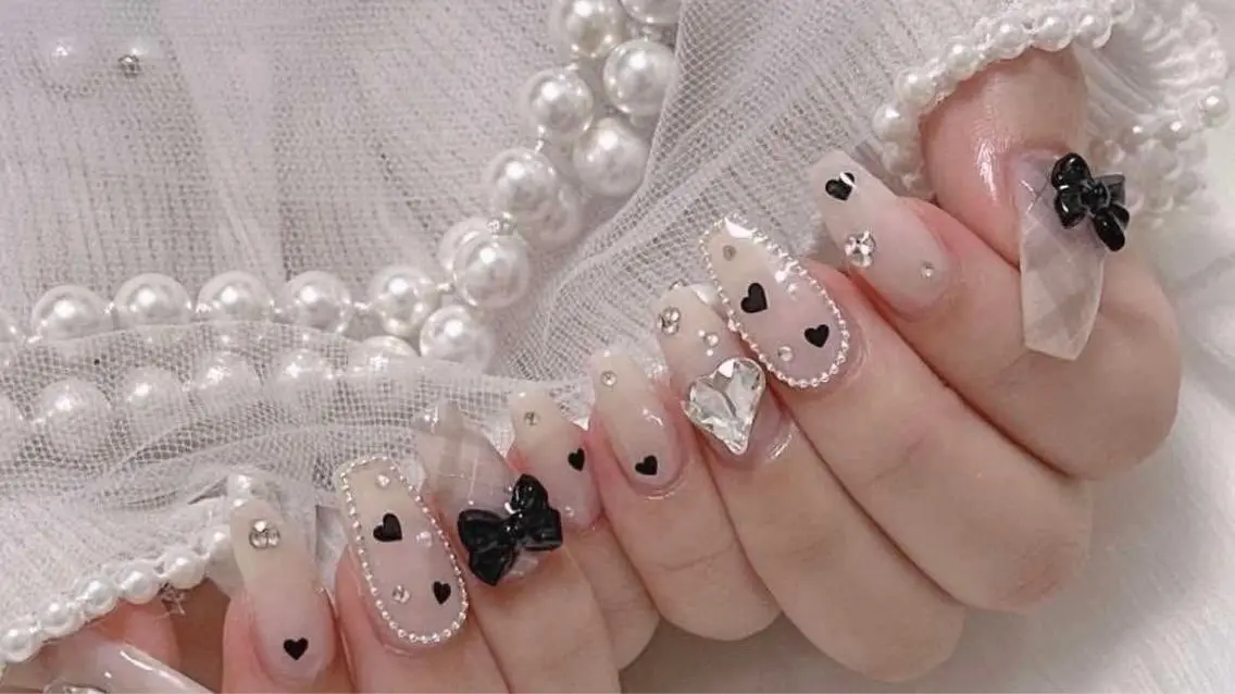 ネイル 長さ出し グラデーション 卒業式 キラキラネイル マグネットネイル Lee Nails チップ長さだし専門店のネイルデザイン