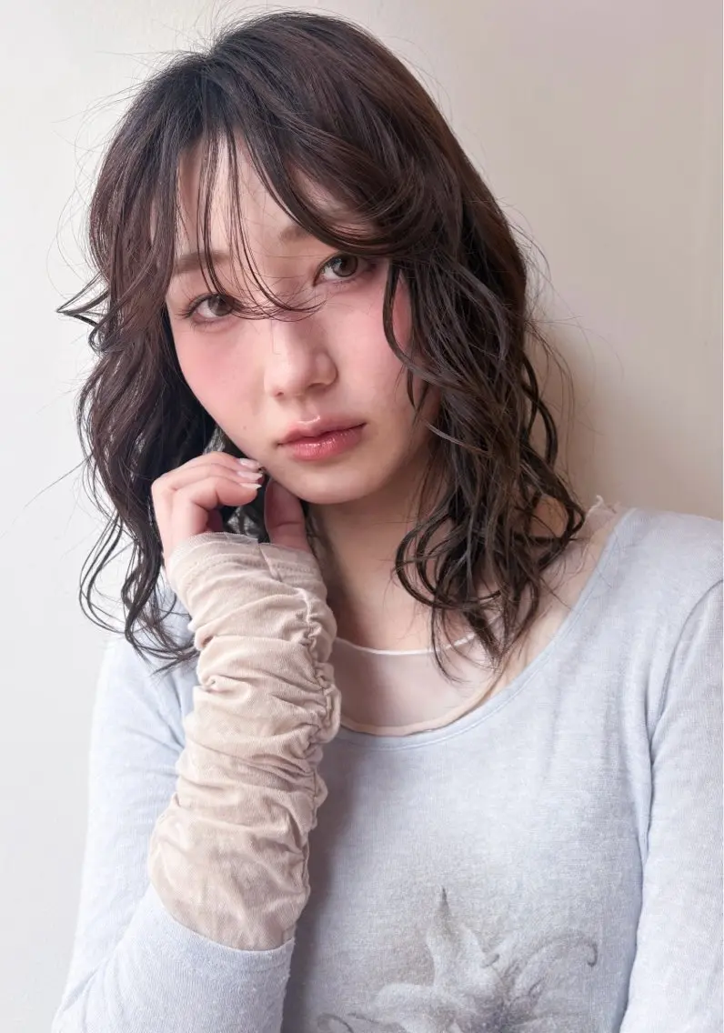 ミディアム パーマ ミディアムパーマ うざバング 淀 小南津のヘアスタイル