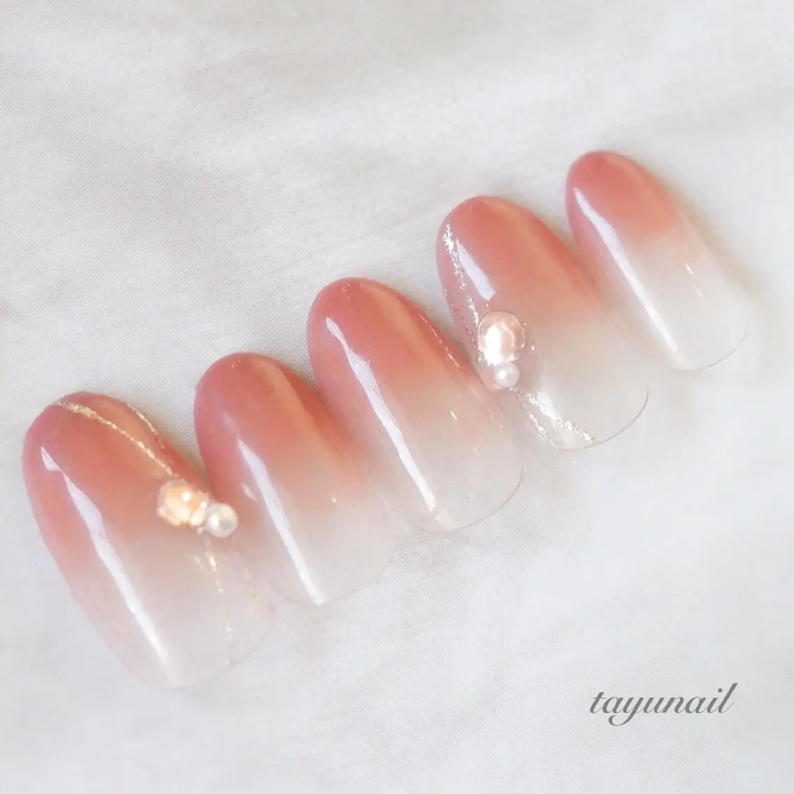 ネイル アートネイル ジェルネイル グラデーション ニュアンスネイル ワンカラーネイル ハンドネイル ネイルサロン 【たゆnail】のネイルデザイン