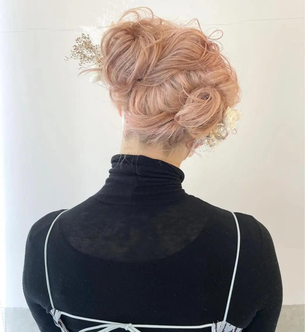 セミロング ヘアアレンジ トリートメント 🫧ハイトーン✨格安 より質💐マンツーマのヘアスタイル