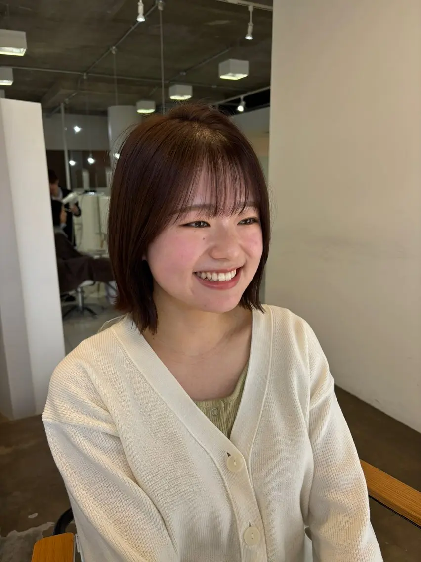 ショート ボブ 外ハネヘア カット ヘアカラー トリートメント I nagiのヘアスタイル