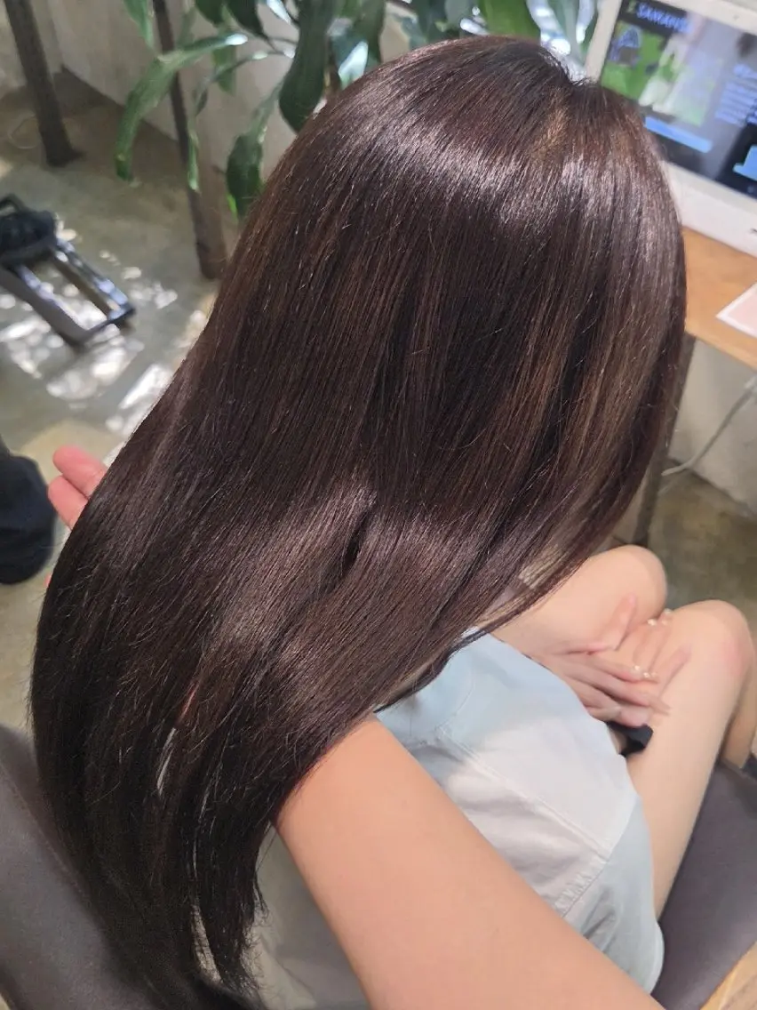 セミロング カラー 谷岡 沙也佳のヘアスタイル