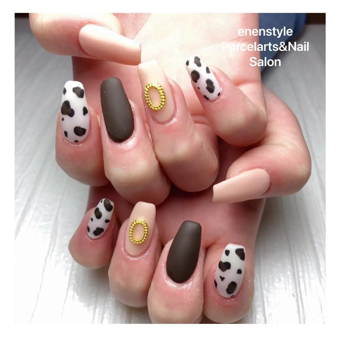 ミディアム ネイル ハンドネイル 🐾enen style 🐾のネイルデザイン