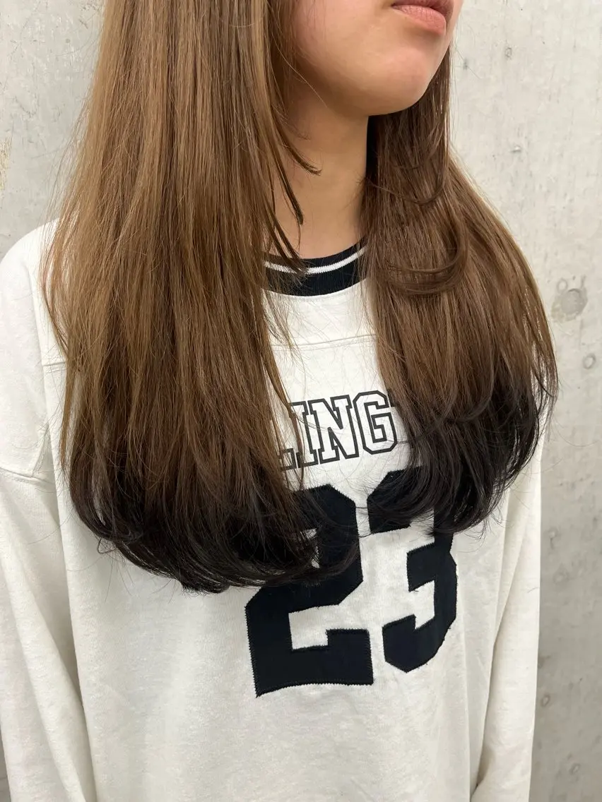 ロング カラー 澤田 萌生のヘアスタイル