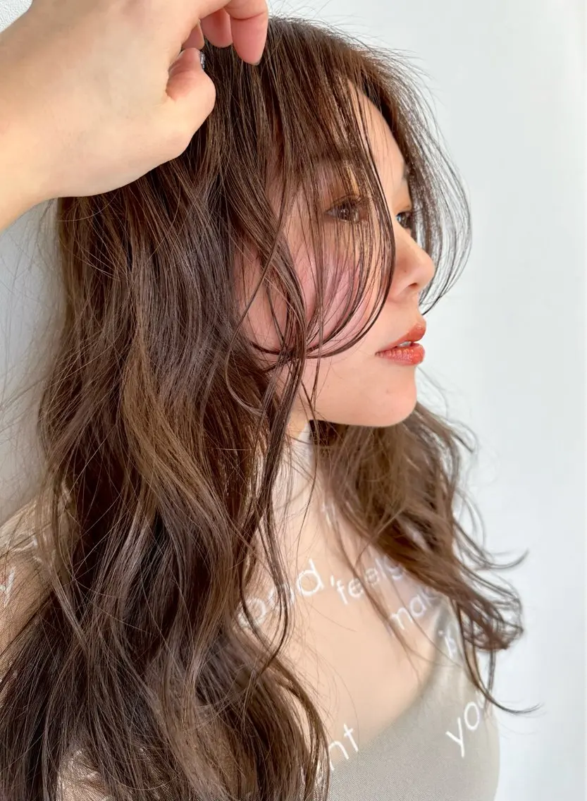 ロング カラー ベージュカラー ブラウンカラー ヘアカラー トリートメント 山本 菜月のヘアスタイル