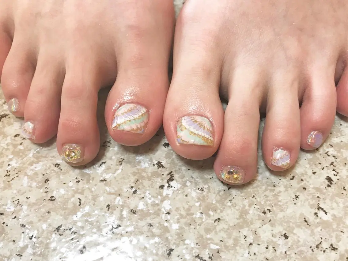 ネイル フットネイル ニュアンスネイル ピーコックネイル シンプルネイル 春ネイル nail fufla ♡yamane♡のネイルデザイン