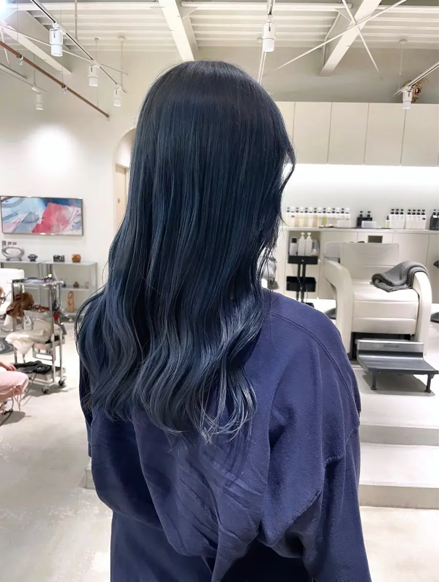 ロング カラー ヘアカラー 林 千聖のヘアスタイル