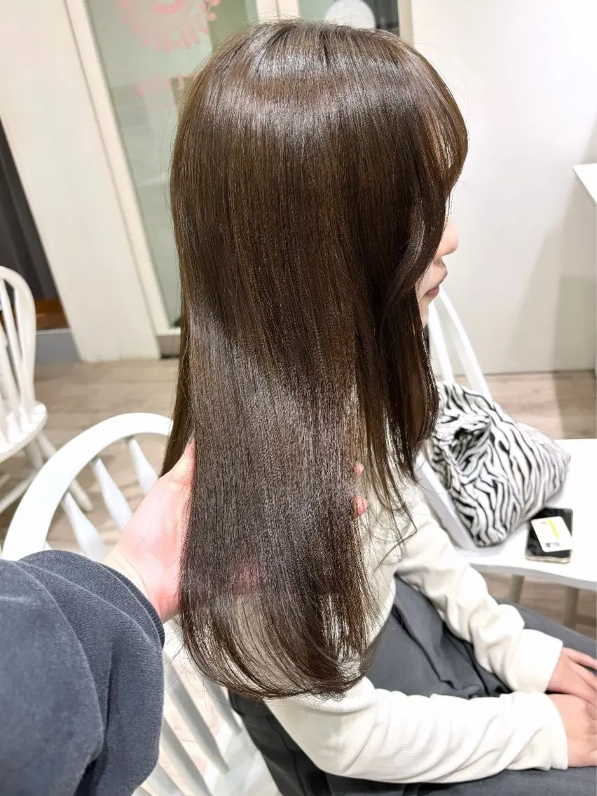 ロング カラー ブリーチ ブラウンカラー ブリーチなしカラー オリーブブラウン 暖色カラー✨️ 門内 梨真のヘアスタイル