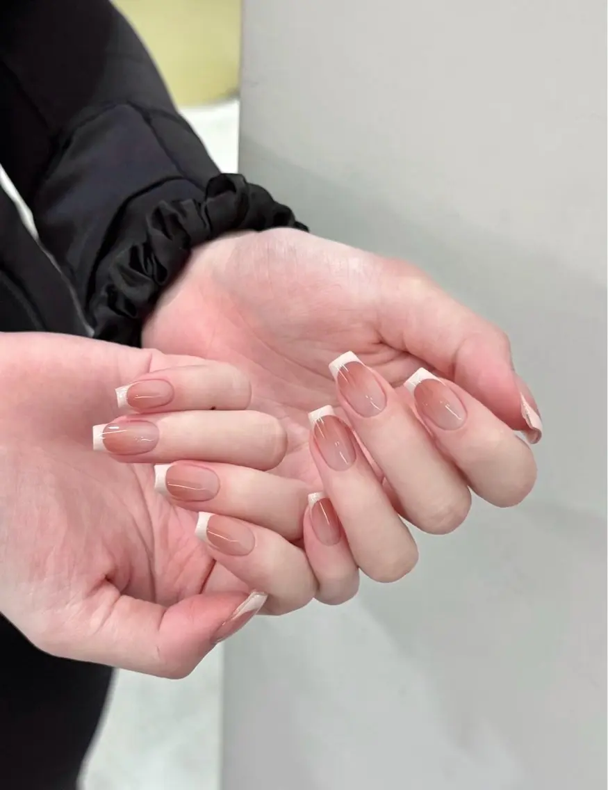 ✨✨カラーグラデーション➕フレンチ✨ 初回ソフトジェルオフ無料の写真