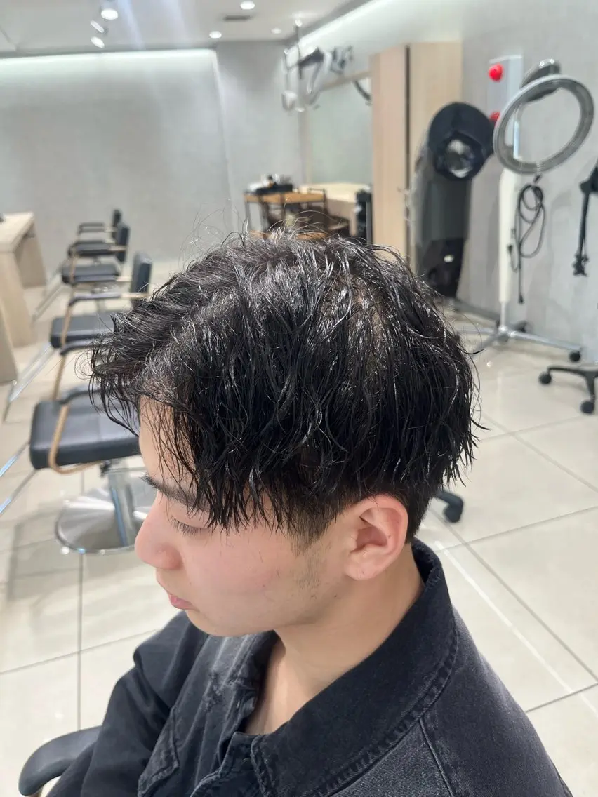 パーマ メンズ メンズパーマ ツイストスパイラルパーマ スパイラルパーマ カット パーマ 巖本 真希のヘアスタイル