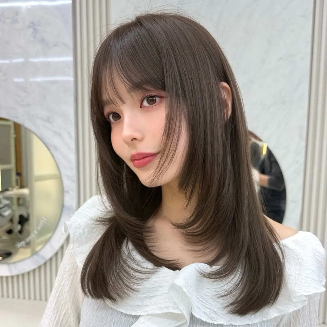 セミロング カラー 似合わせレイヤー/ 透明感カラーのヘアスタイル