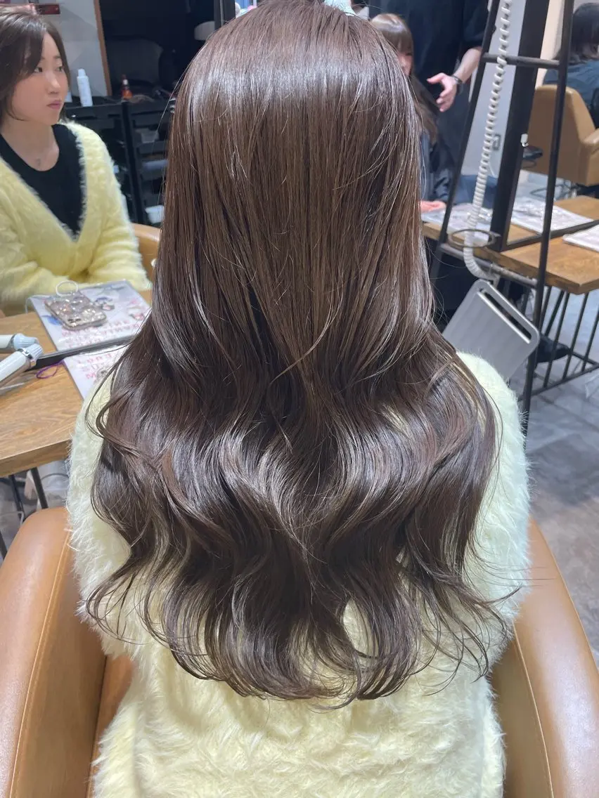 ミディアム カット ヘアカラー トリートメント 🫧小顔顔周りカット レイヤー/縮毛/白倉のヘアスタイル