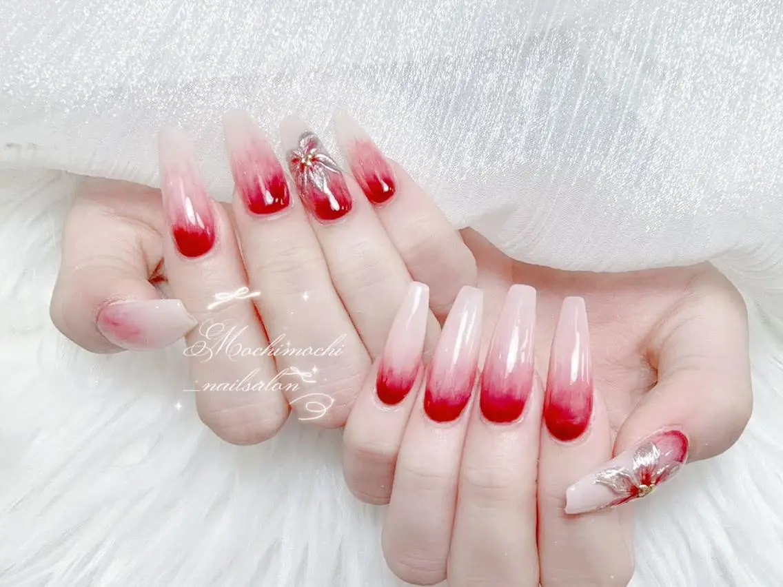 ネイル 長さ出し キラキラネイル 韓国ネイル ロングネイル マグネットネイル ハンドネイル ハンドケア KTNail 🎀 長さ出し専門店のネイルデザイン