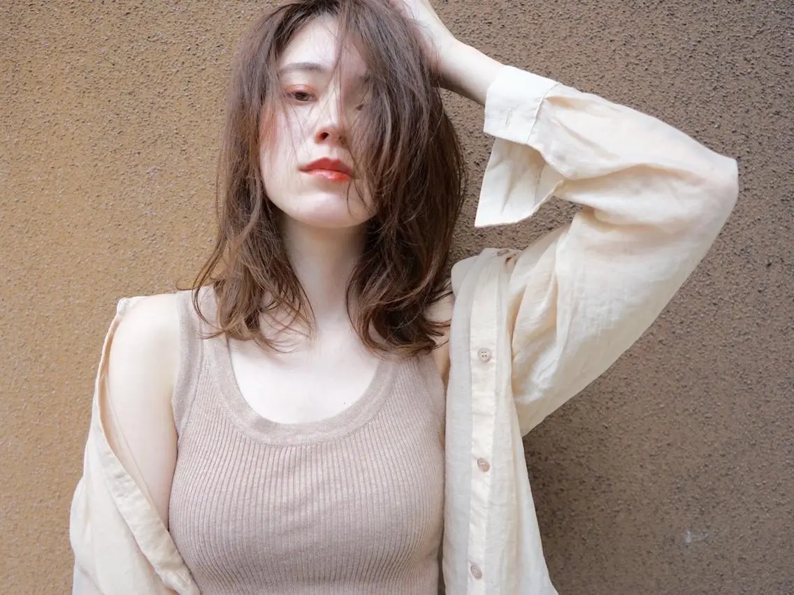 カラー ミディアム ミディアムパーマ アッシュ アッシュブラウン ベージュカラー 黒髪 カット ヘアカラー N° il duca 札幌のヘアスタイル