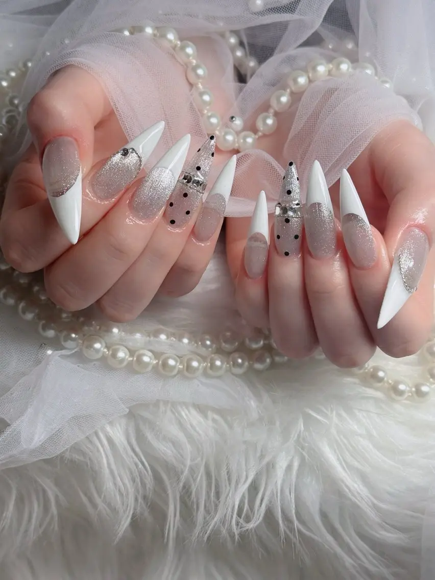 ネイル アートネイル ボルドー フレンチネイル ジェルネイル 氷ネイル・うるうるネイル ハンドネイル Julie Nail Rinのネイルデザイン