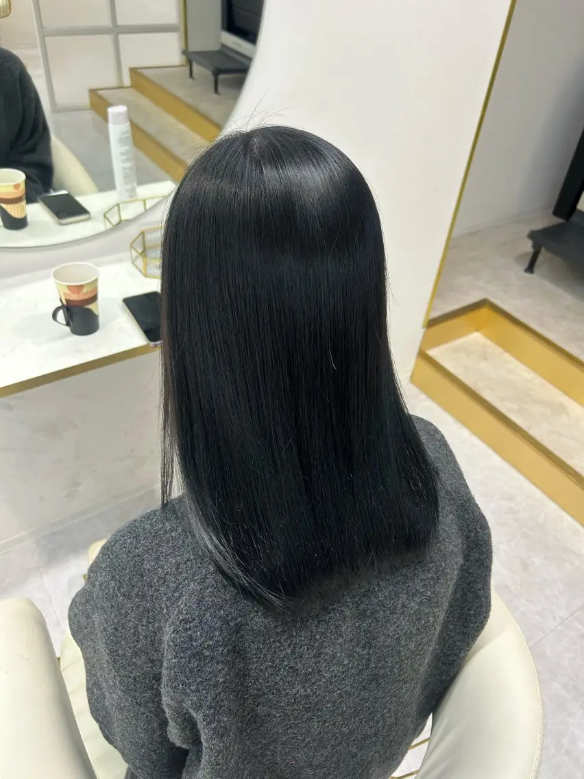 ミディアム カラー 暖色カラー🪷 オタク美容師🎶のヘアスタイル
