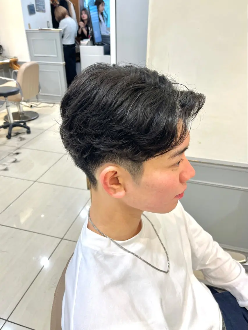 パーマ メンズ フェザーパーマ メンズパーマ ニュアンスパーマ カット 横浜/ 佐藤桃香 🦥のヘアスタイル