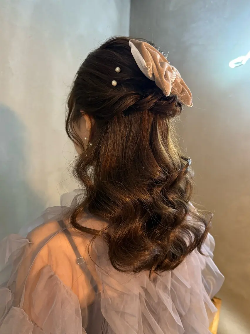 ロング ヘアアレンジ 佐伯 桃のヘアスタイル