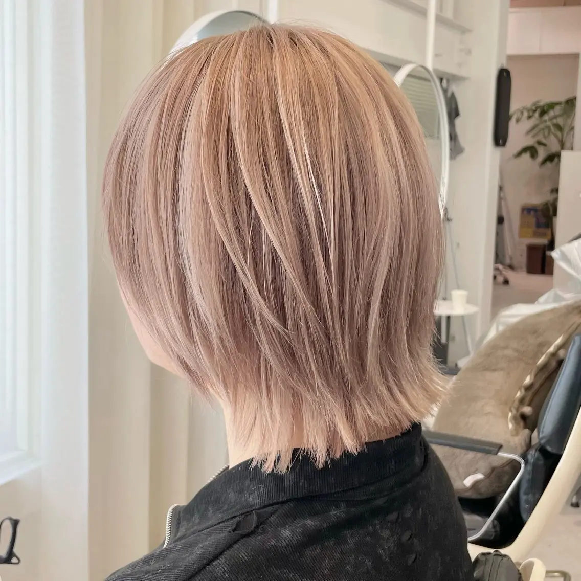 ショート カラー ベージュカラー ホワイトベージュ ボブ ウルフカット カット ヘアカラー トリートメント 🔷ダブルカラーハイ トーン🔷櫻井走のヘアスタイル
