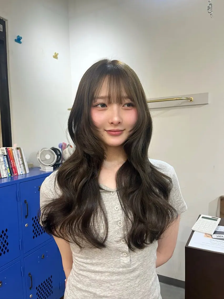 ロング LUCK リズナのヘアスタイル