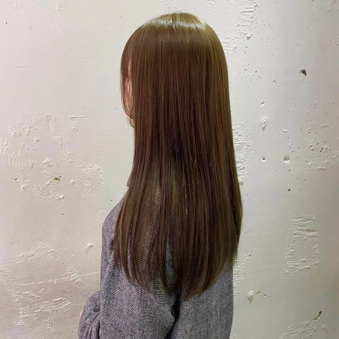 ロング 推しカラー オタク美容師 山本のヘアスタイル