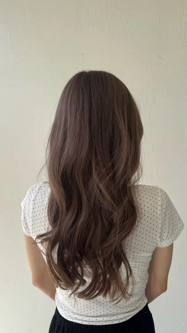ロング カラー ベージュカラー ブリーチ ミルクティーベージュ ヘアカラー トリートメント SARA高吉 華鈴のヘアスタイル