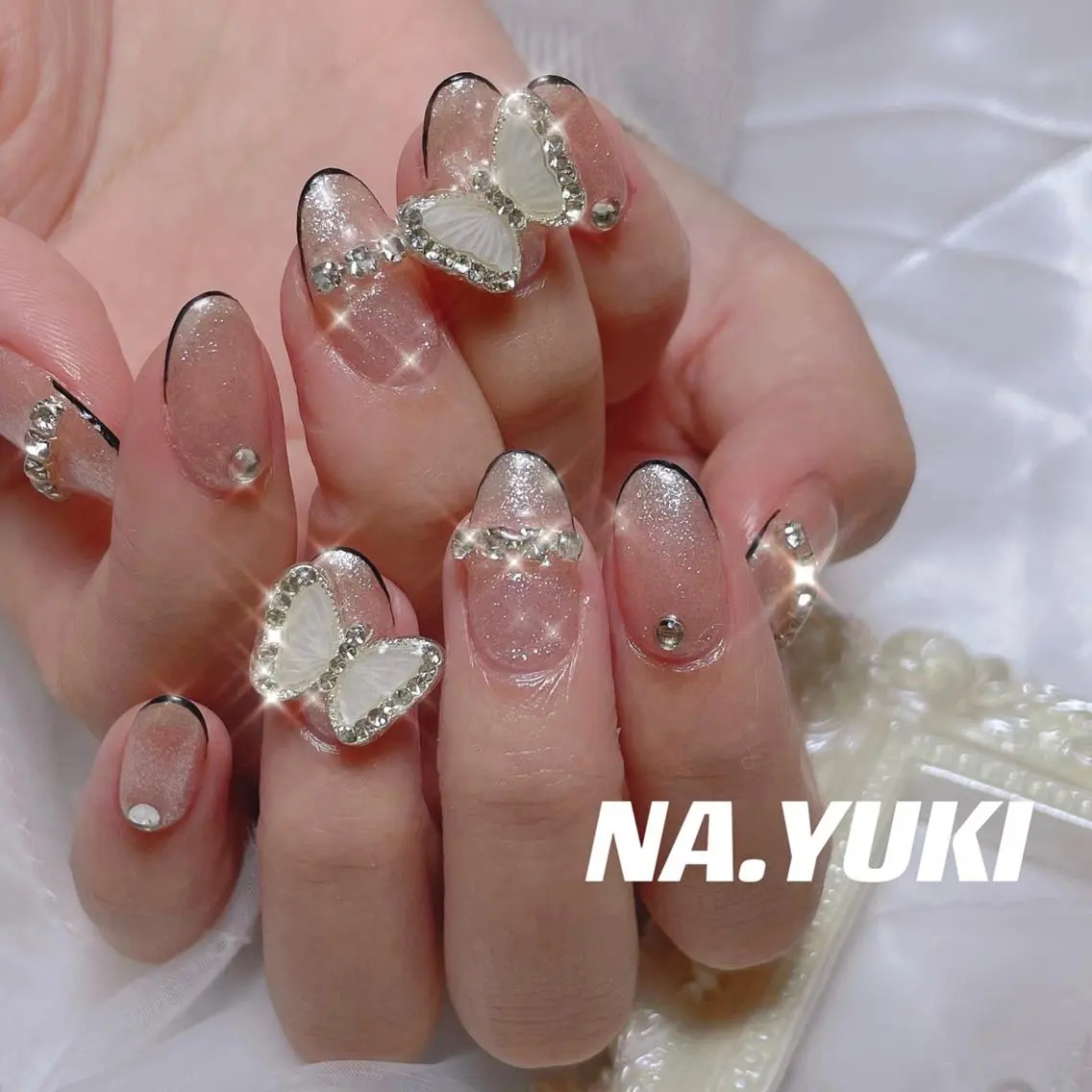 ネイル 🦋 Queenieのネイルデザイン
